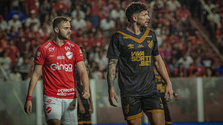 Athletico-PR tem problemas com agressividade (Foto: Divulgação/Vila Nova)