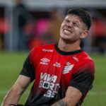 Zapelli foi mal em Athletico-PR x Chapecoense - (Foto: Reprodução/UmDois)