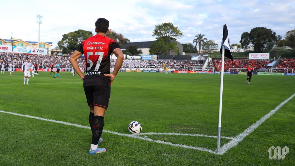 João Cruz se torna importante para Athletico-PR (Foto: José Tramontin/athletico.com.br)