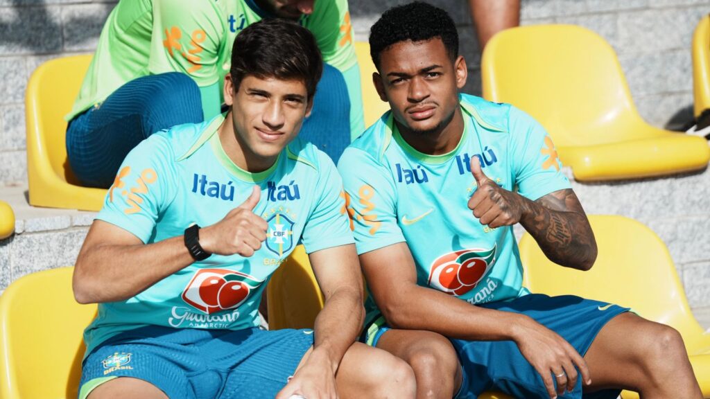João Cruz e Léo Derik voltam ao Athletico-PR (Foto: Reprodução/Athletico)