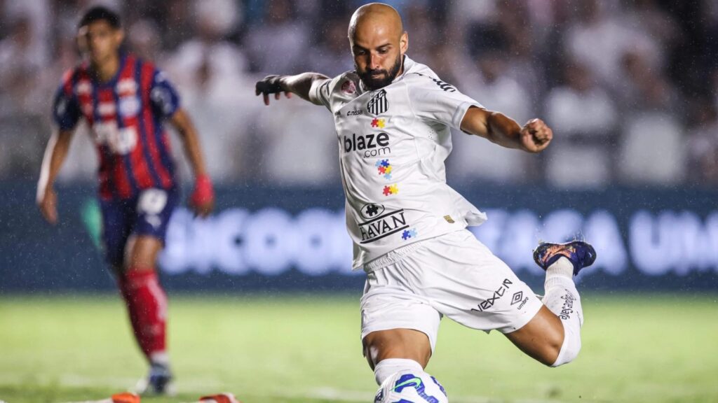 Athletico-PR tem interesse em Thaciano (Foto: Divulgação/Santos FC)