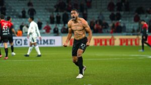 Kardec contra Remo; agora, Avaí x Athletico-PR (Foto: Divulgação/Rede Furacão)