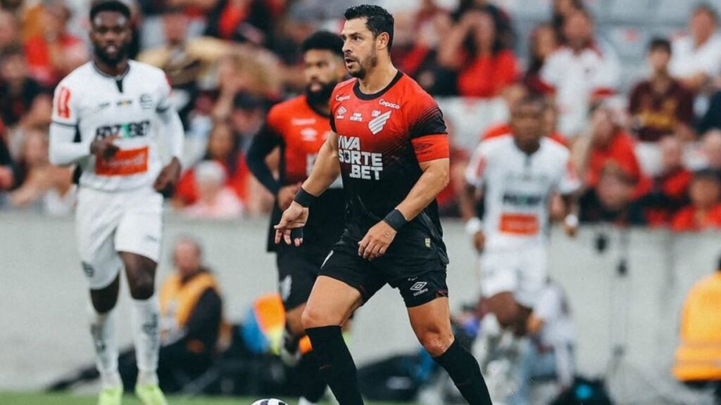 Giuliano decide mais uma partida - (Foto: Instagram/Giuliano)