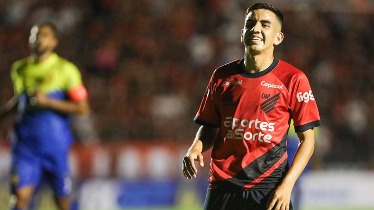 Romeo Benítez pelo Athletico-PR (Foto: FURACAO.COM/Joka Madruga)