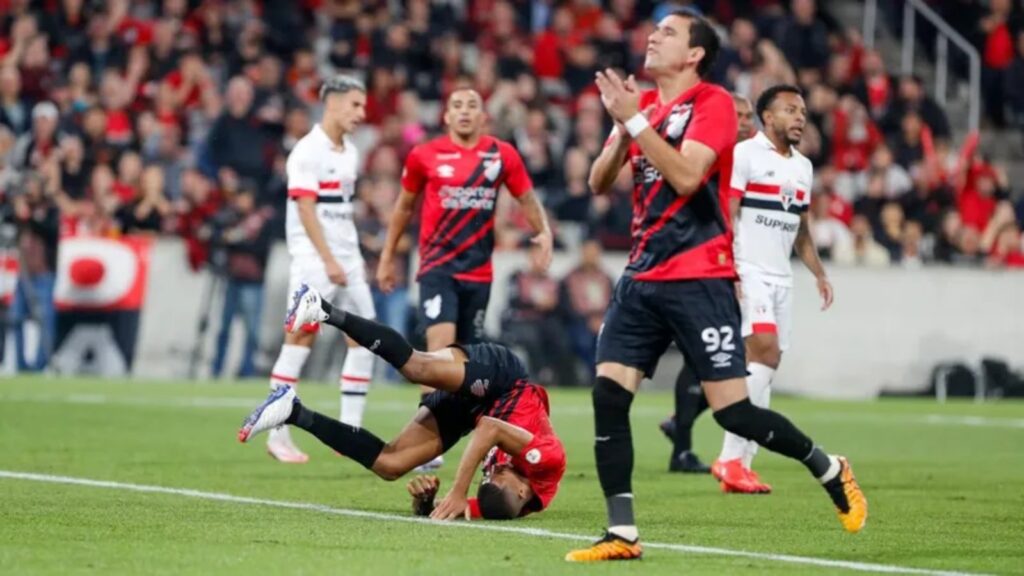 Athletico-PR x São Paulo 2024 (Foto: Átila/UmDois Esportes)