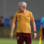 Odair dá vexame com Athletico-PR (Foto: Duda Matoso/athletico.com.br)