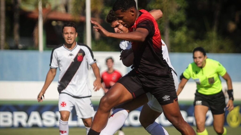 Athletico-PR perde para time da Série A (Foto: Dikran Sahagian)