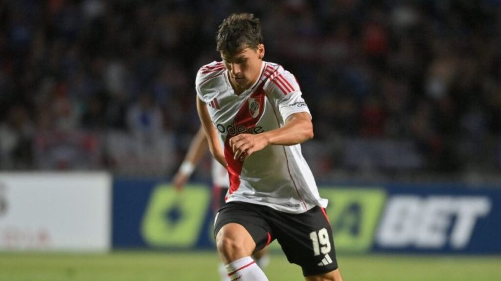 Athletico-PR busca Tapia (Foto: Reprodução/River Plate)