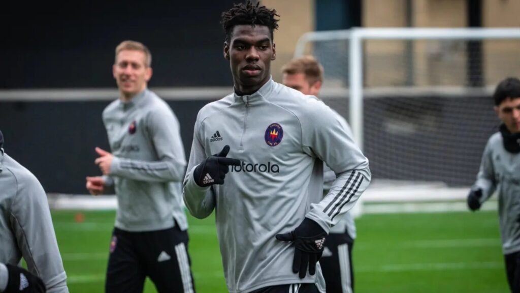 Athletico-PR busca contratar Carlos Terán (Foto: Divulgação/Chicago Fire)