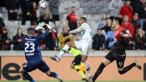 Athletico-PR dá vexame contra Cuiabá (Foto: AssCom Dourado/Divulgação)