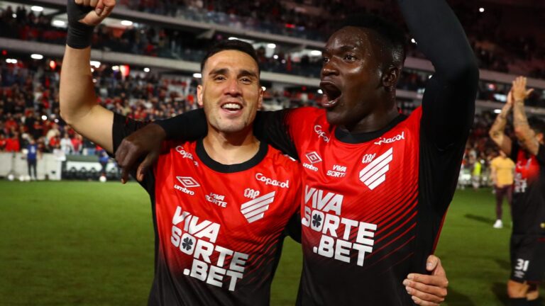 Athletico-PR entra no G4 após bater Operário (Foto: José Tramontin/athletico.com.br)