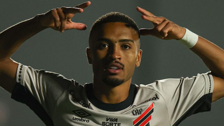 Athletico-PR vence Athletic-MG e emenda sexta vitória (Foto: José Tramontin/athletico.com.br)