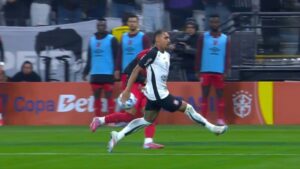VAR tem sentimento contra Athletico-PR (Imagem: Reprodução/CBF)