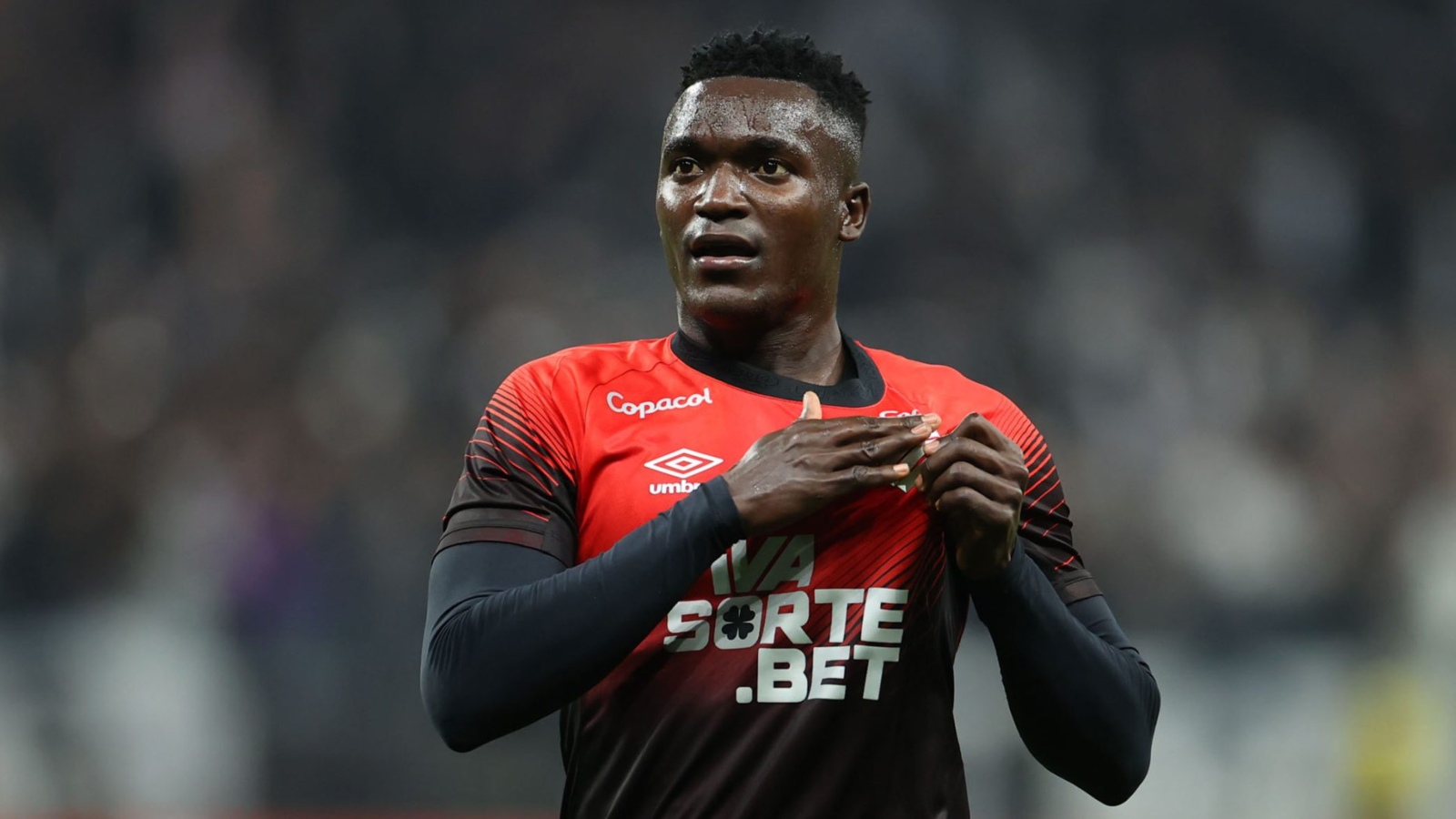 Athletico-PR pode perder Viveros para time da Série A: "Proposta deve chegar"