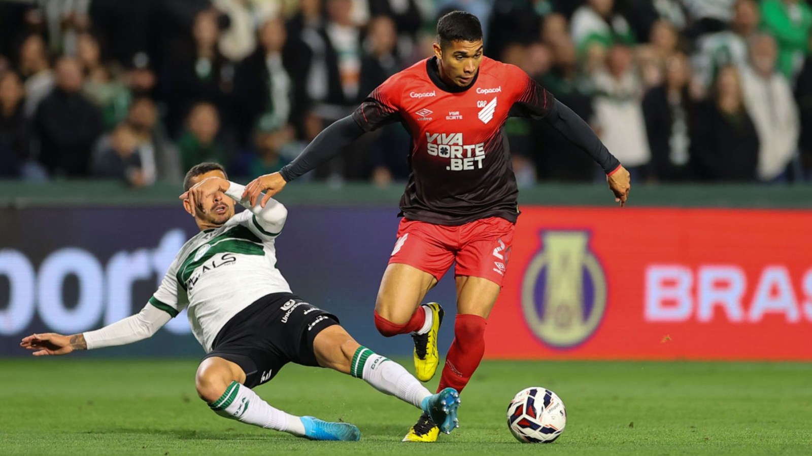 Athletico-PR empata com Coritiba em jogo fraco tecnicamente (Foto: José Tramontin/athletico.com.br)
