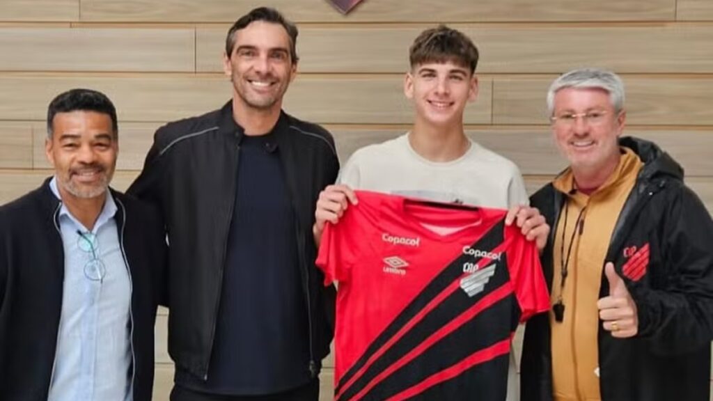 Patrick, zagueiro do Athletico-PR fala sobre disciplina (Foto: Reprodução/Giba)