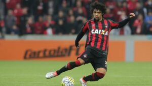 Athletico-PR quer repatriar Otávio (Foto: Divulgação)