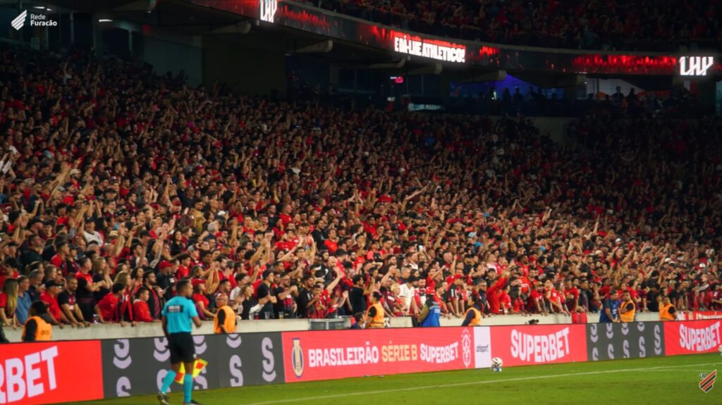 torcida-arena-baixada Athletico-PR vence Volta Redonda em casa (Imagem: Divulgação/Rede Furacão)