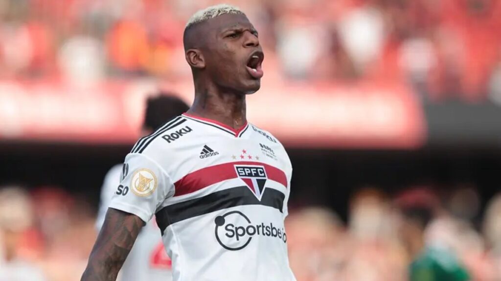 Arboleda é procurado pelo Athletico-PR