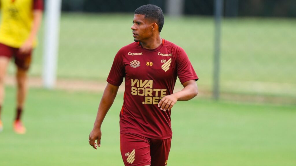 Athletico-PR trabalha para o Campeonato Paranaense