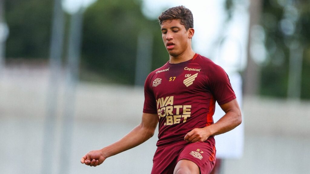 Athletico-PR trabalha para o Campeonato Paranaense