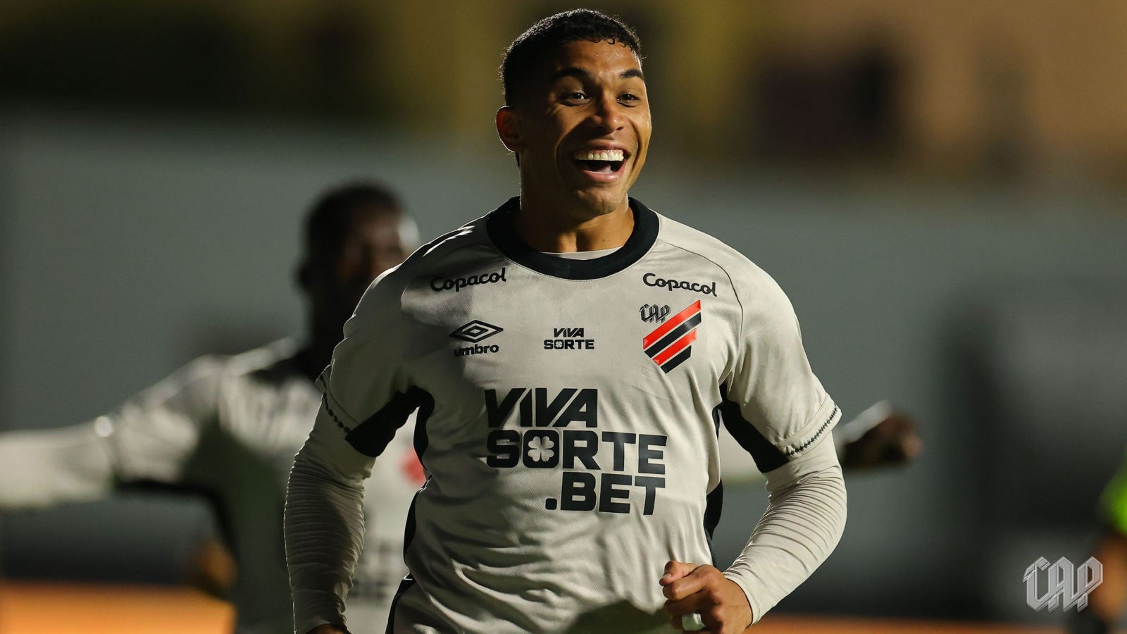 Internacional x Athletico-PR se enfrentam no Beira Rio