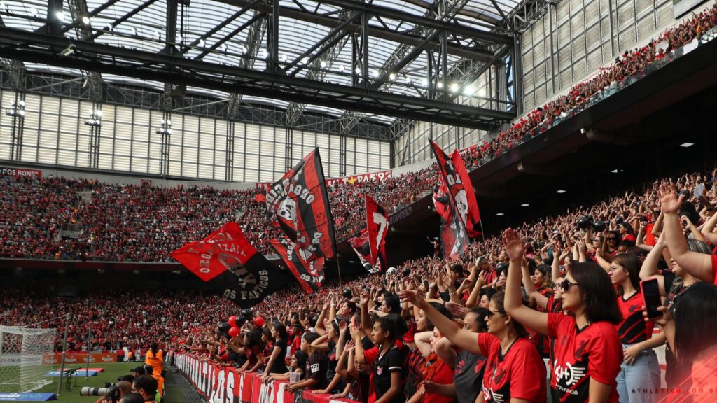 Athletico-PR deve ter estádio com público feminino