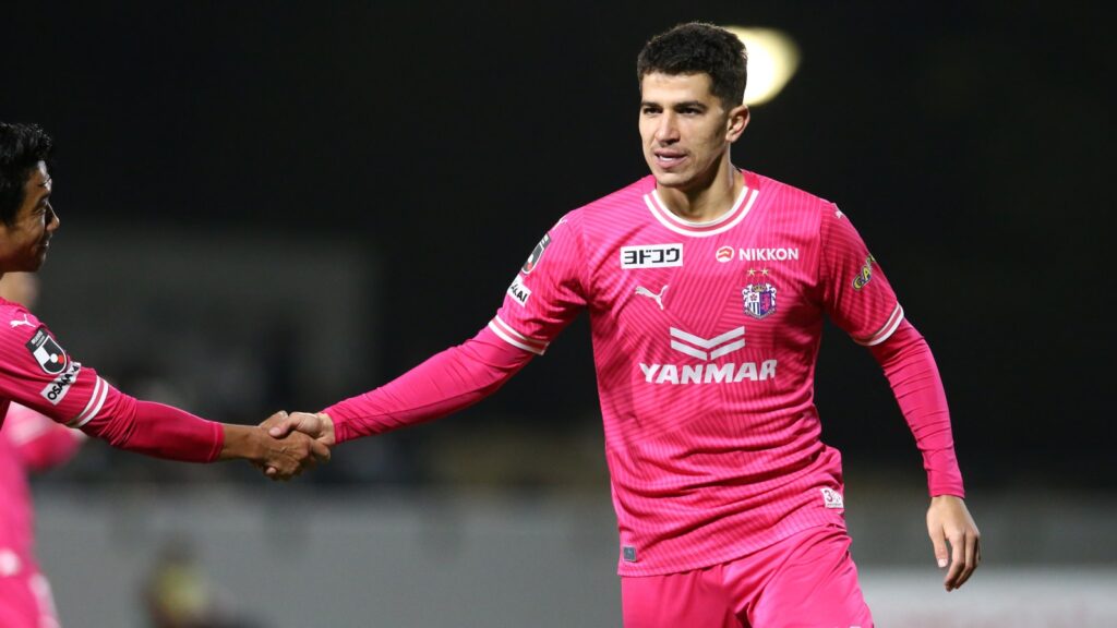 Vitor Bueno se oferece para voltar ao Athletico-PR