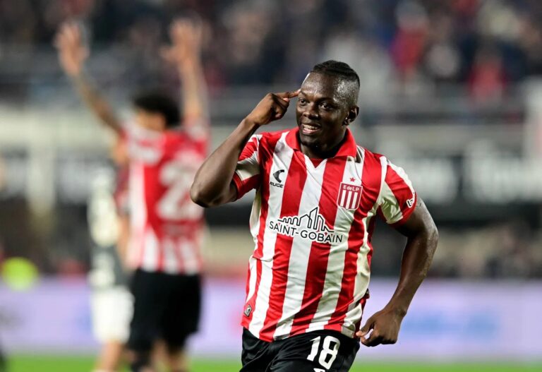 Athletico-PR contrata Cetré, do Estudiantes