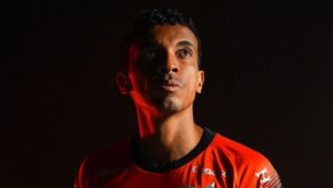 Luiz Gustavo é anunciado pelo Athletico-PR