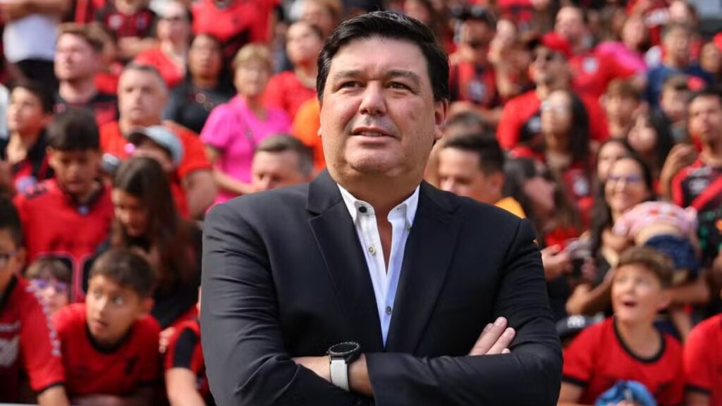 Athletico-PR contrata novo CEO após Leitão