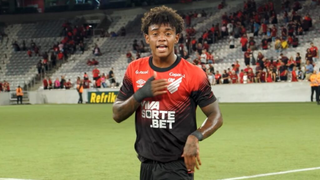 Athletico-PR recebe proposta por Bruninho