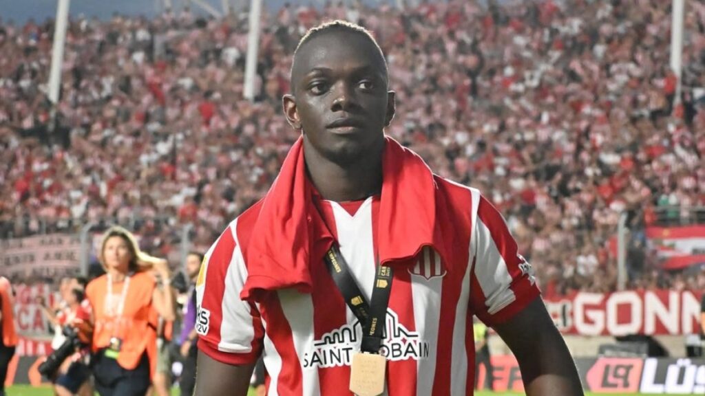 Athletico-PR tem problemas em finalizar com Cetré