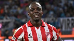 Athletico-PR tem problemas em finalizar com Cetré