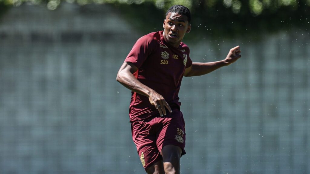 Athletico-PR se prepara com aspirantes para o Paranaense 2026