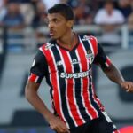 Luiz Gustavo chega para assinar com Athletico-PR
