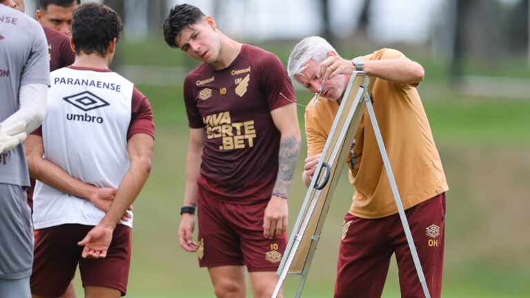 Athletico-PR trabalha em pré-temporada 2026