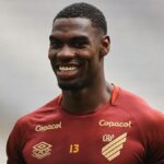 Athletico-PR joga contra Santa Catarina em jogo-treino