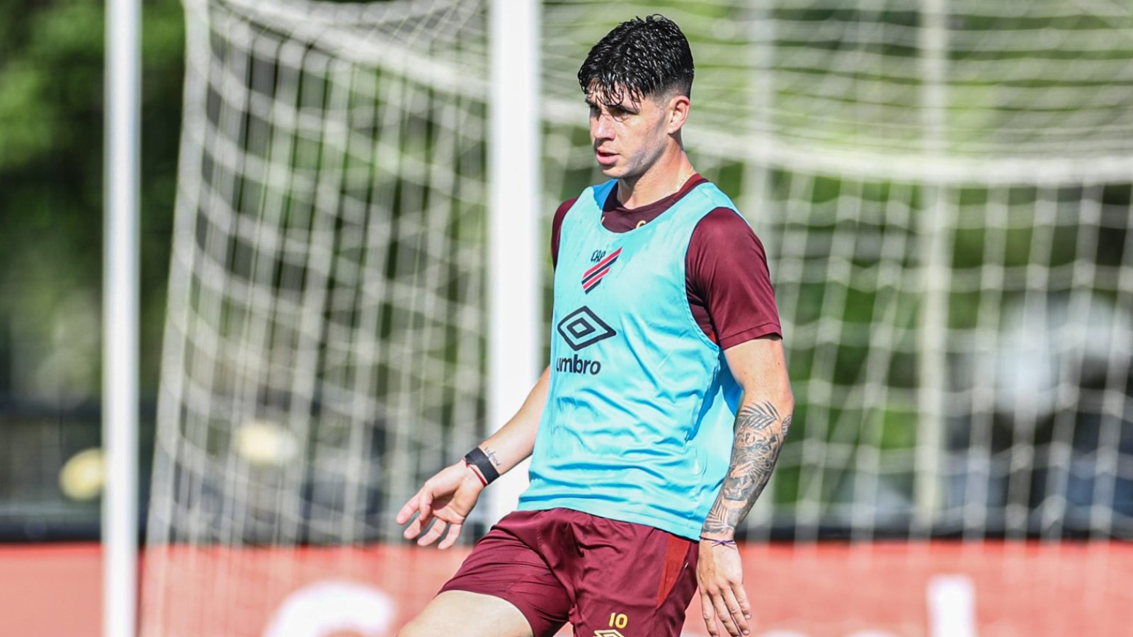 Athletico-PR treina em pré-temporada