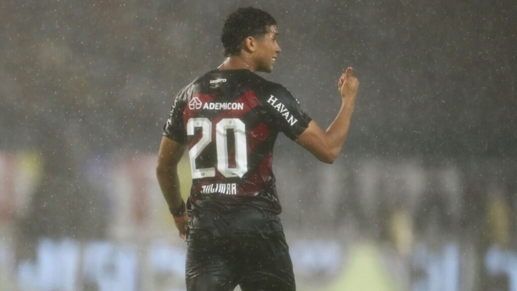 Athletico-PR empata contra RB Bragantino