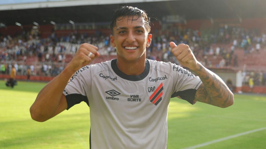 Athletico-PR vence Foz do Iguaçu com aspirantes