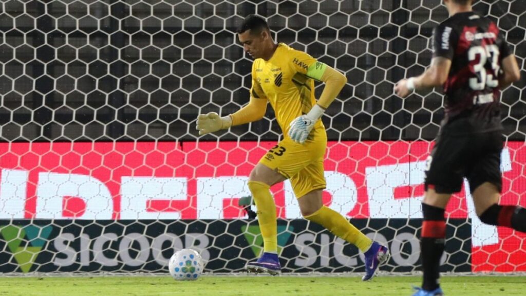 Athletico-PR empata contra RB Bragantino