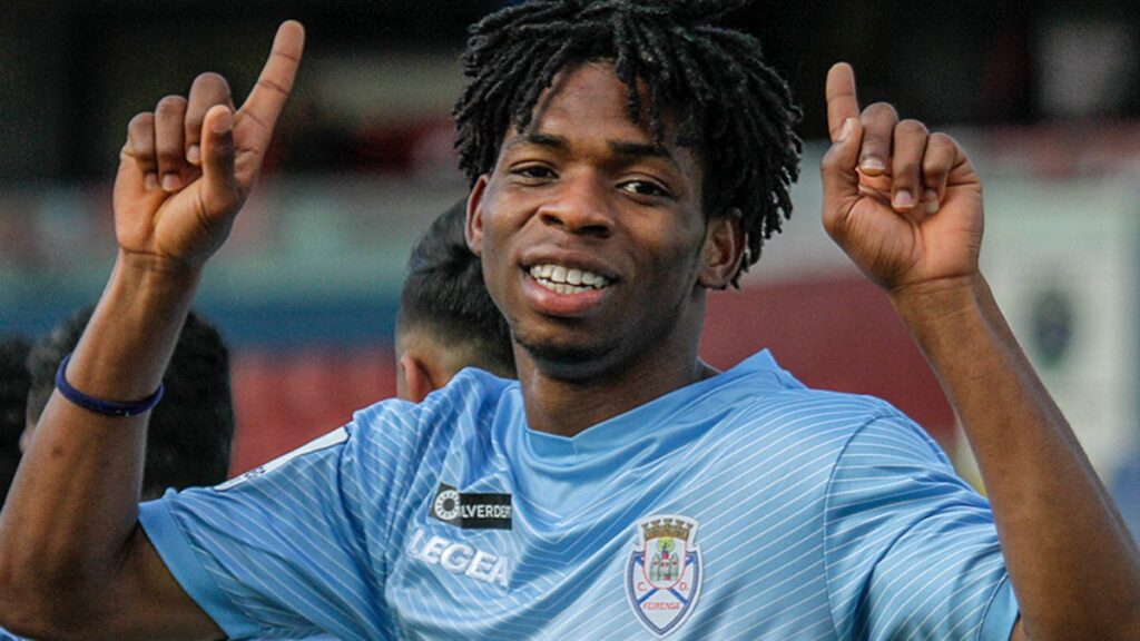 abraham-marcus- Athletico-PR mira jogador nigeriano