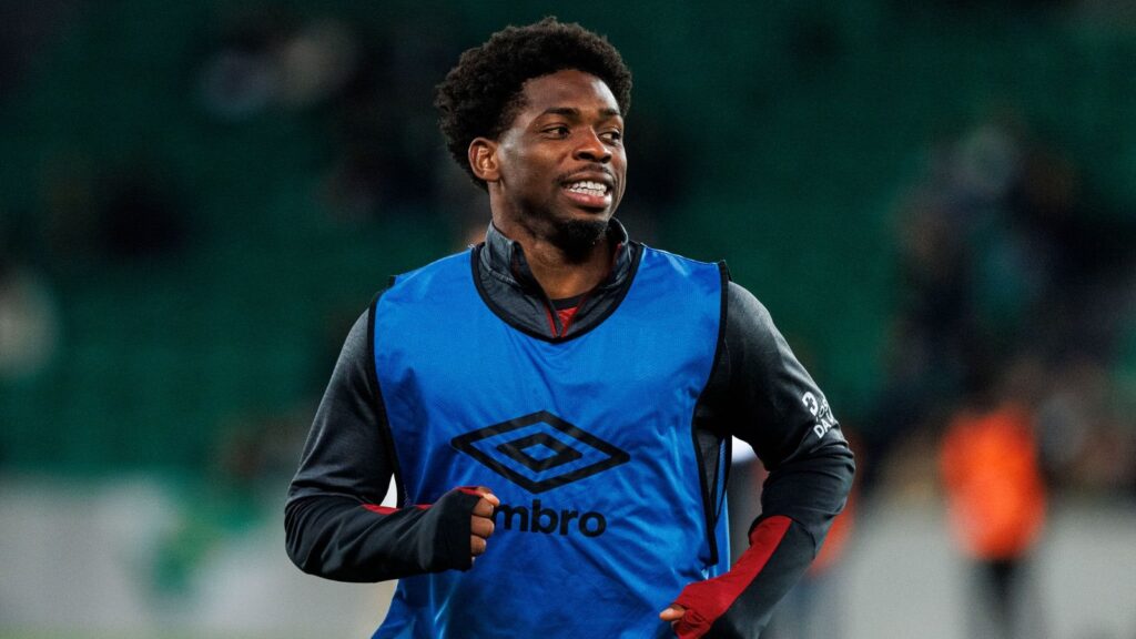 Athletico-PR mira jogador nigeriano