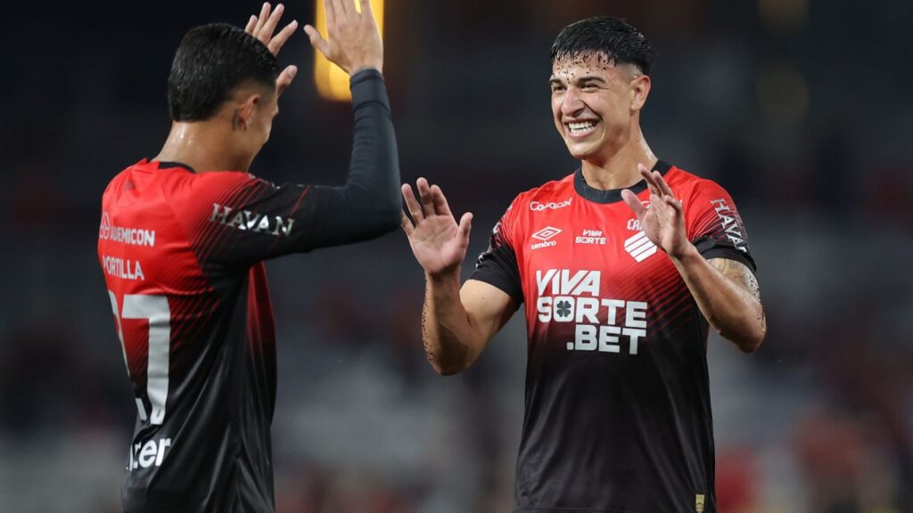 Athletico-PR vence Foz do Iguaçu pelo Paranaense