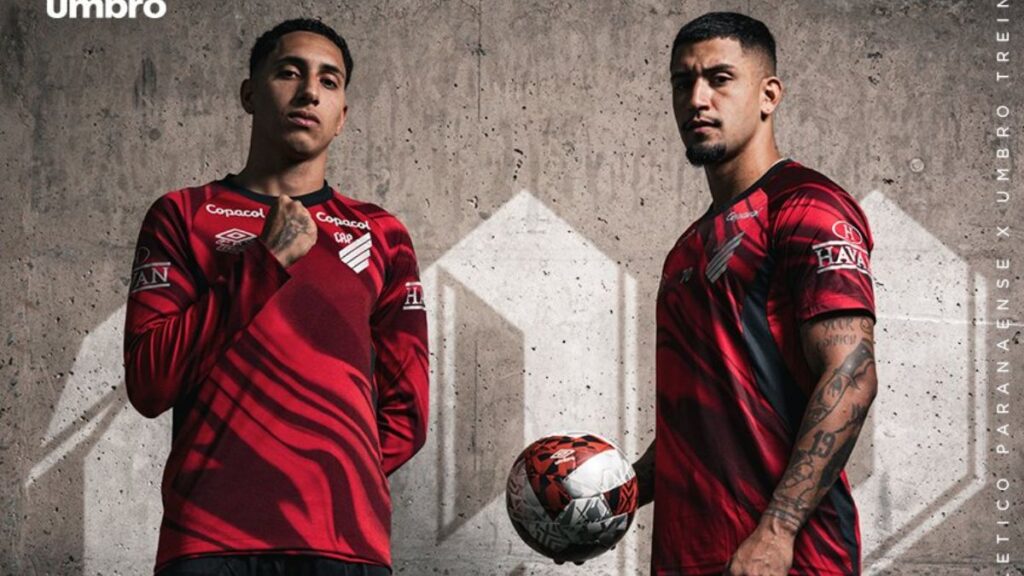 Athletico-PR apresenta novos uniformes fora de campo