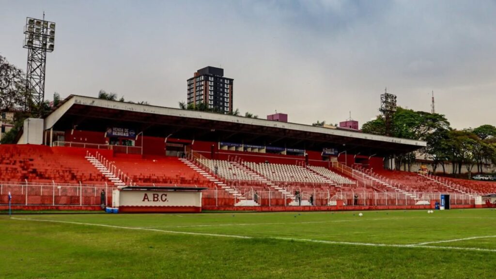 Saiba onde assistir Foz do Iguaçu x Athletico-PR, pelo Paranaense