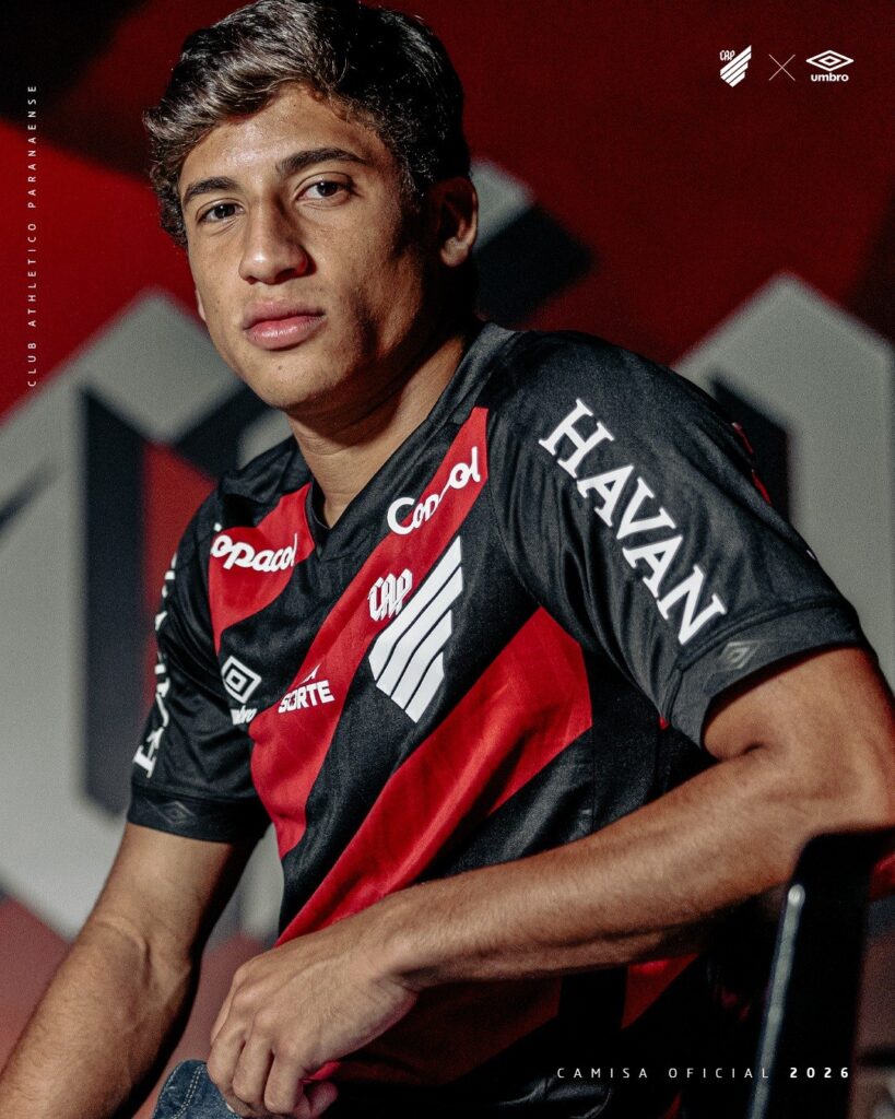 Athletico-PR lança nova camisa para 2026