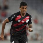 Athletico-PR enfrenta Red Bull Bragantino sob pressão