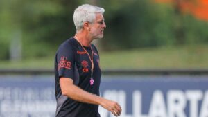 Odair prepara Athletico-PR para jogo contra o Foz do Iguaçu